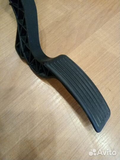 Педаль газа Hyundai Sonata седан G4GC 2008