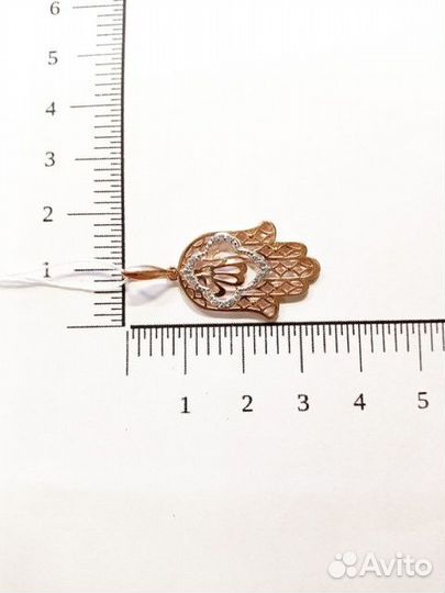 Золотая подвеска с камнем