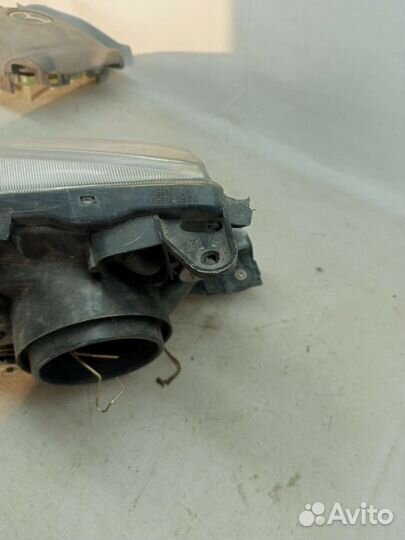 Фара передняя правая Toyota Caldina 210