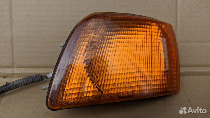 Указатель поворота Mitsubishi Galant 1991