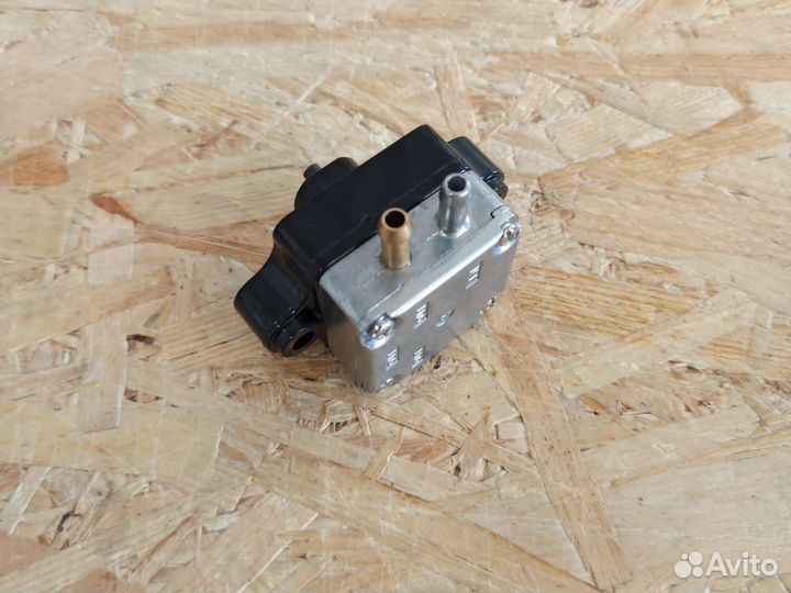 835389T02 Бензонасос для mercury 9.9-15 4т