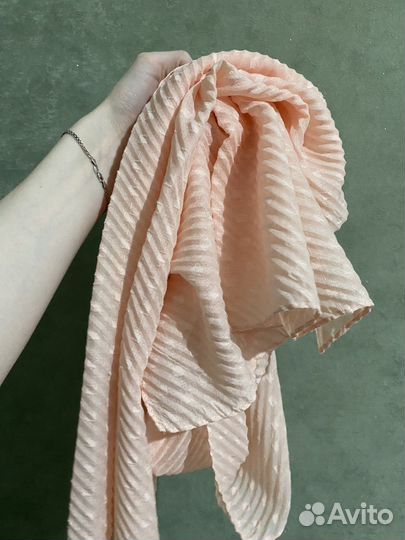 Пакет вещей (шарфы и шапка)