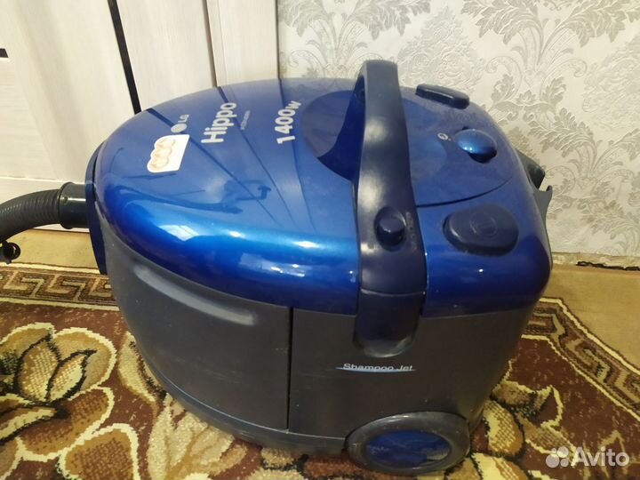 Моющий пылесос LG Hippo