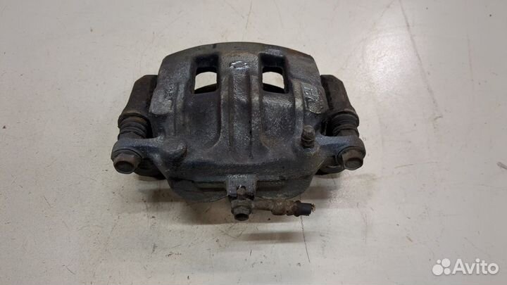 Суппорт Nissan Patrol, 2000