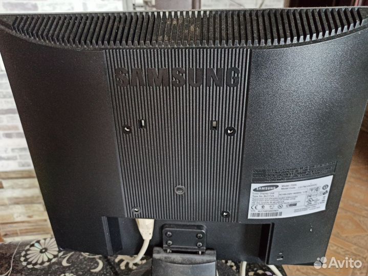 Монитор samsung 720n