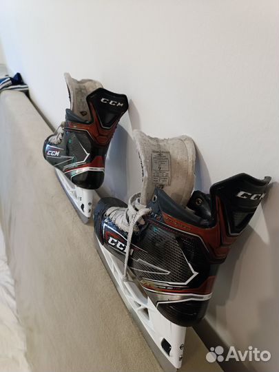 Коньки хоккейные
