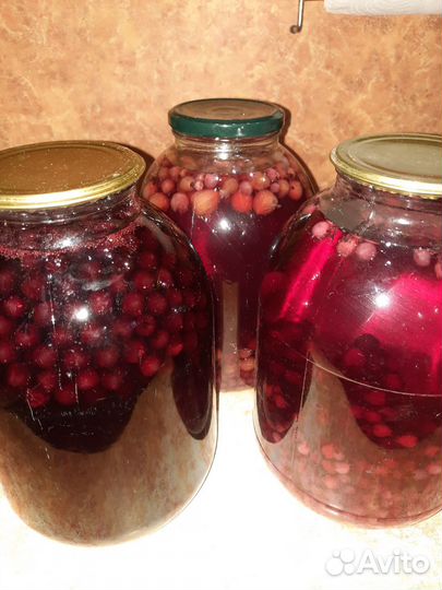 Компот ассорти домашний,огурцы консервированные