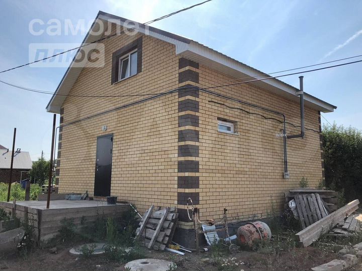 Дом 95,7 м² на участке 6 сот.