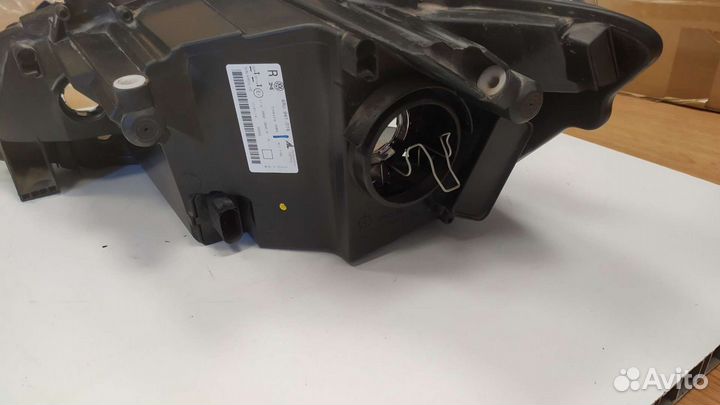 Фара правая Volkswagen polo