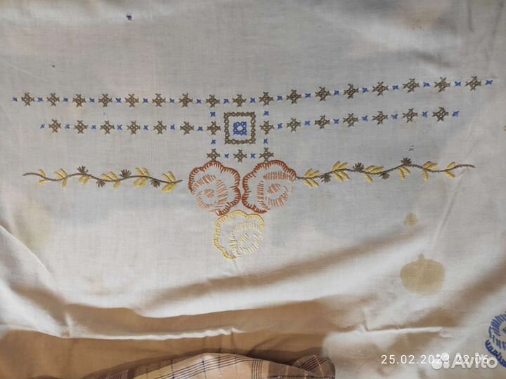 Винтажная скатерть с вышивкой