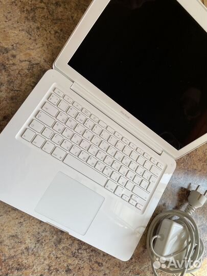 Apple MacBook 13 (A1342)