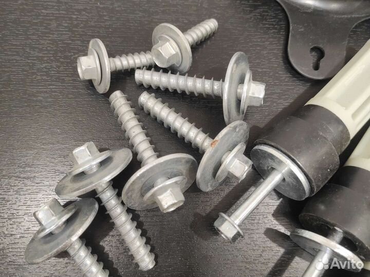 Транспортировочные болты для стиральной машины