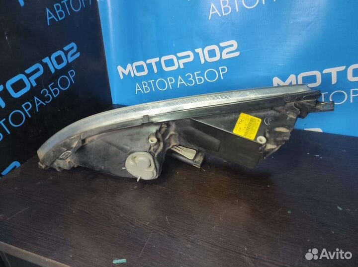 Передняя правая фара Mitsubishi Colt 6