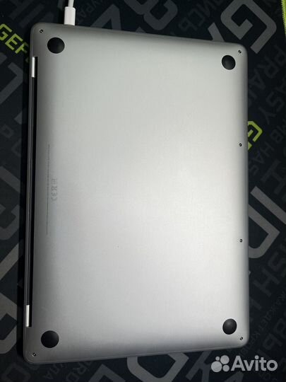 Apple macbook pro 13 M1