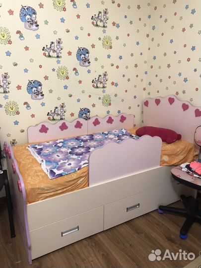 Продам набор детской мебели