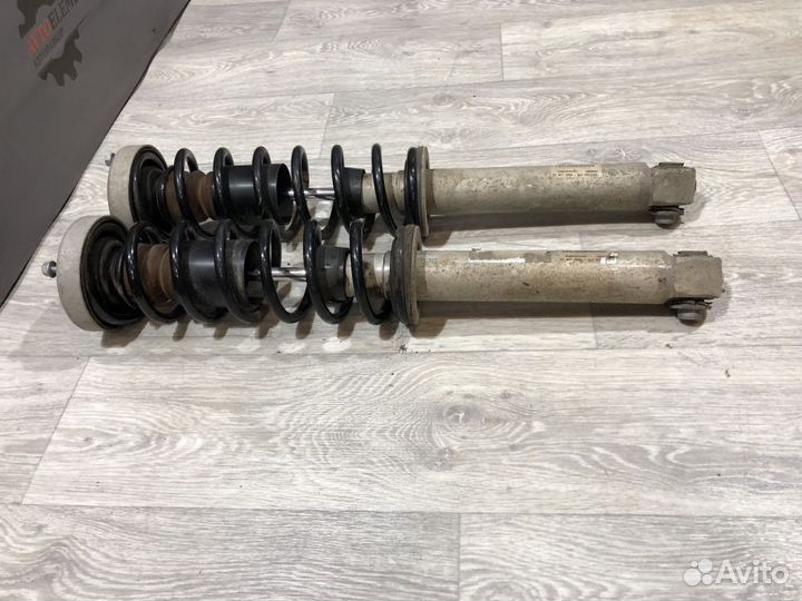 Комплект задних стоек BMW E60