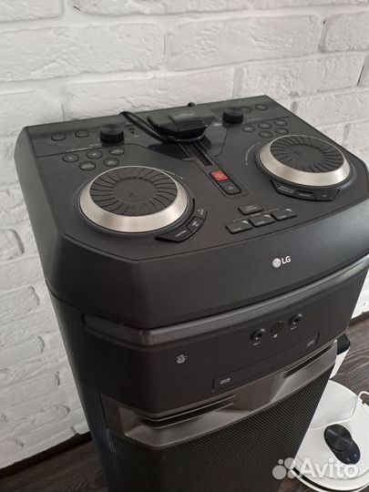 Музыкальная колонка lg