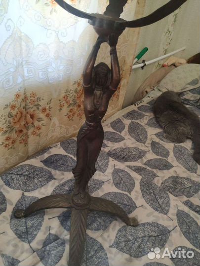 Подставка для цветов и телефона