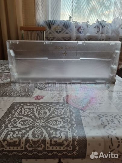 Дверка морозилки холодильника Ariston м.