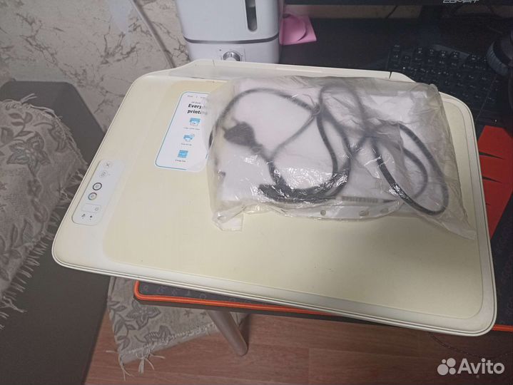 Принтер HP DeskJet 2130