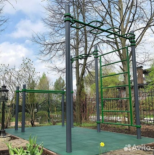 Спортивный уличный комплекс