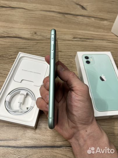 iPhone 11, 64 ГБ