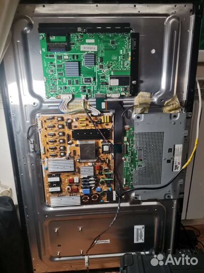 Телевизор бу ue40b8000xw