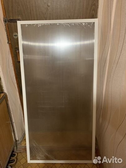 Угловая шторка на ванну. Жесткая