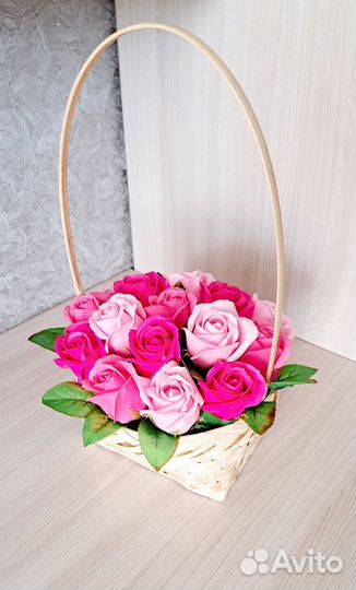 Букет из мыльных роз в корзинке