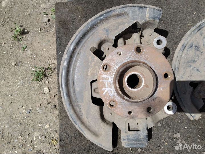 Передние ступицы Renault Fluence 2010 года