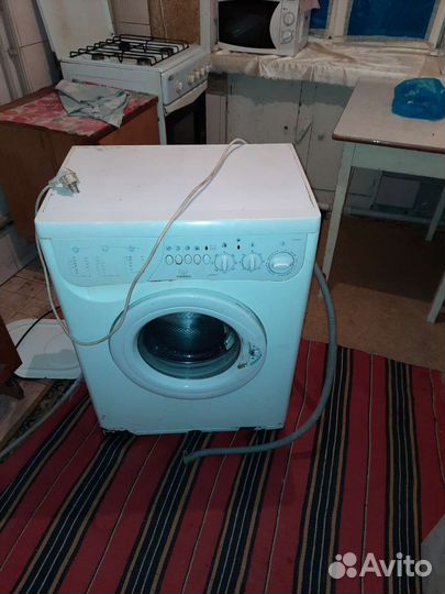 Нижняя декоративная панель Indesit Ariston