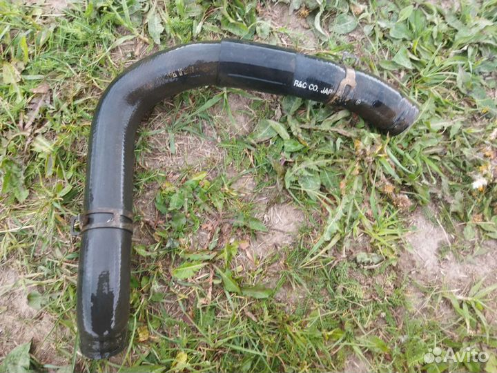 Патрубок радиатора нижний Mitsubishi Pajero