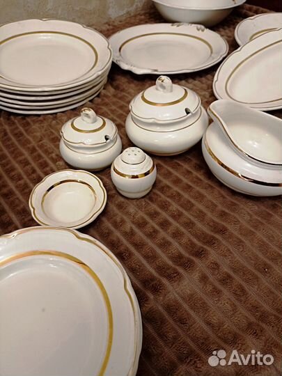 Столовый сервиз, белый с золотом
