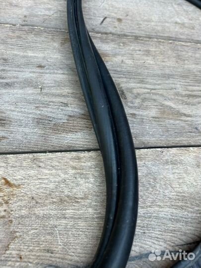 Резинка багажника Renault Megane 2 1.4 2004