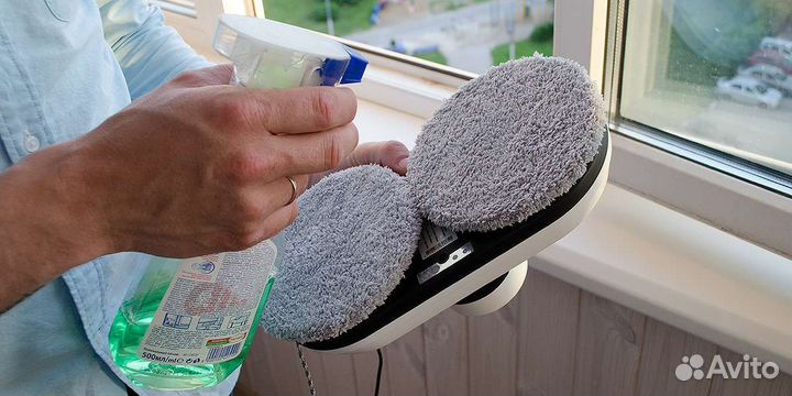 Мойка окон - Роботом мойщиком окон балкона аренда