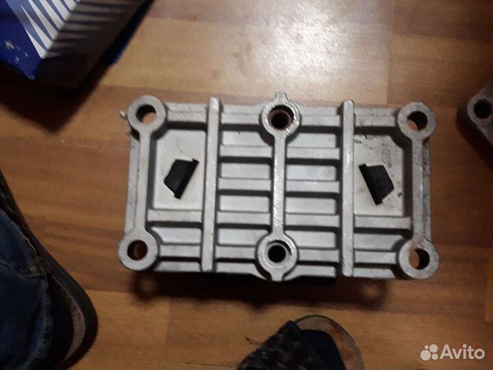 Подушка двигателя передн. \MB Actros SE-M 7871