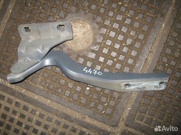 Петля капота левая Nissan Qashqai J10