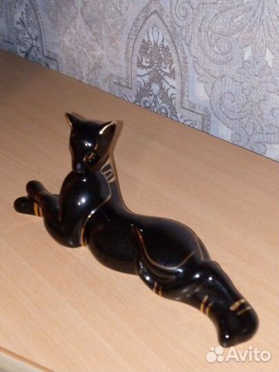 Фарфоровые кошки