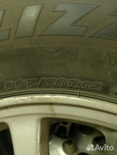 Bridgestone Blizzak Spike-01 205/70 R15 96T