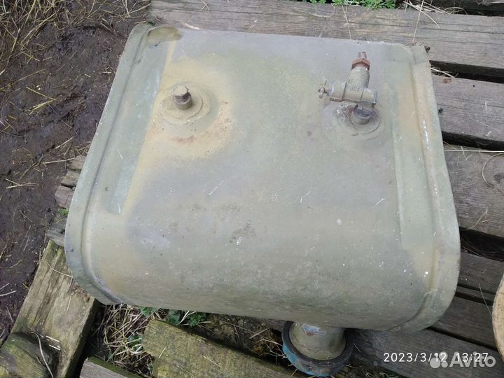 Топливный бак