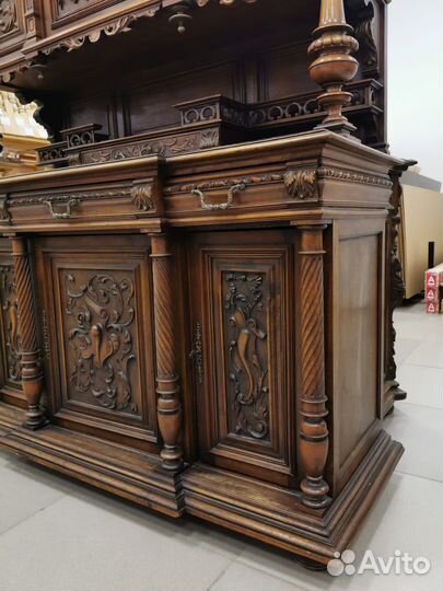 Антикварный буфет