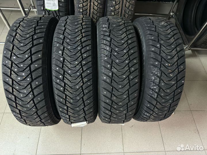 Yokohama IceGuard Stud IG65 215/50 R17 124