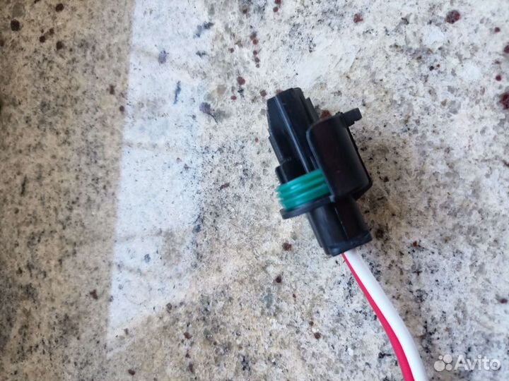 Контакт фишка электромотора Nissan