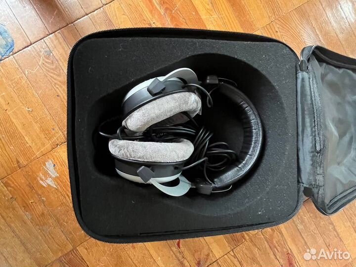 Студийные наушники beyerdynamic dt 990 edition