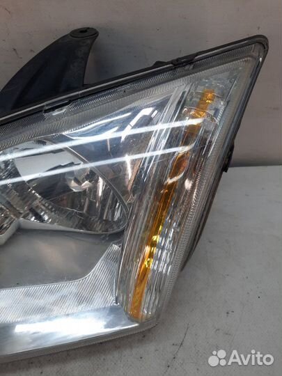 Фара передняя левая Ford Focus хэтчбэк 5 дв. 1.6