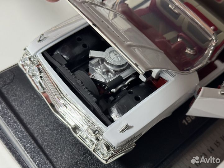 1:18 Chevrolet Impala 1960 Белый