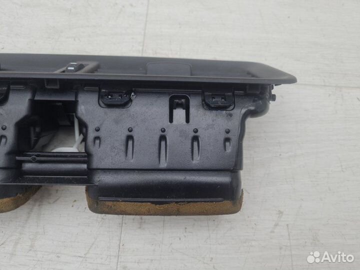 Дефлектор центральный Land Rover Range Rover L322