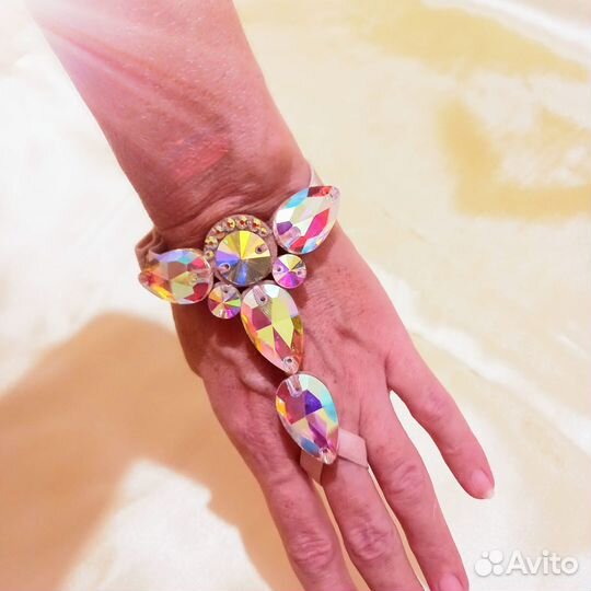 Украшение на кисть для танцев