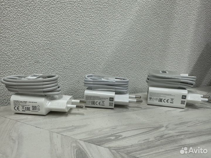 Адаптеры + провод из комплектов новых телефонов