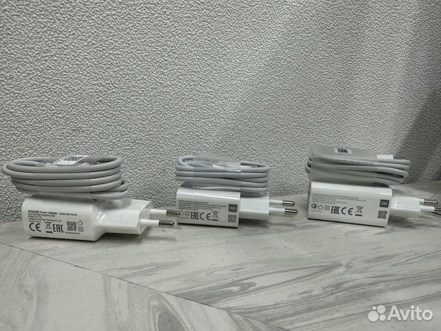 Адаптеры + провод из комплектов новых телефонов